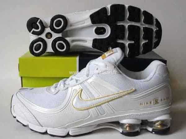 Chaussures Nike Shox R4 Blanc Et Dore